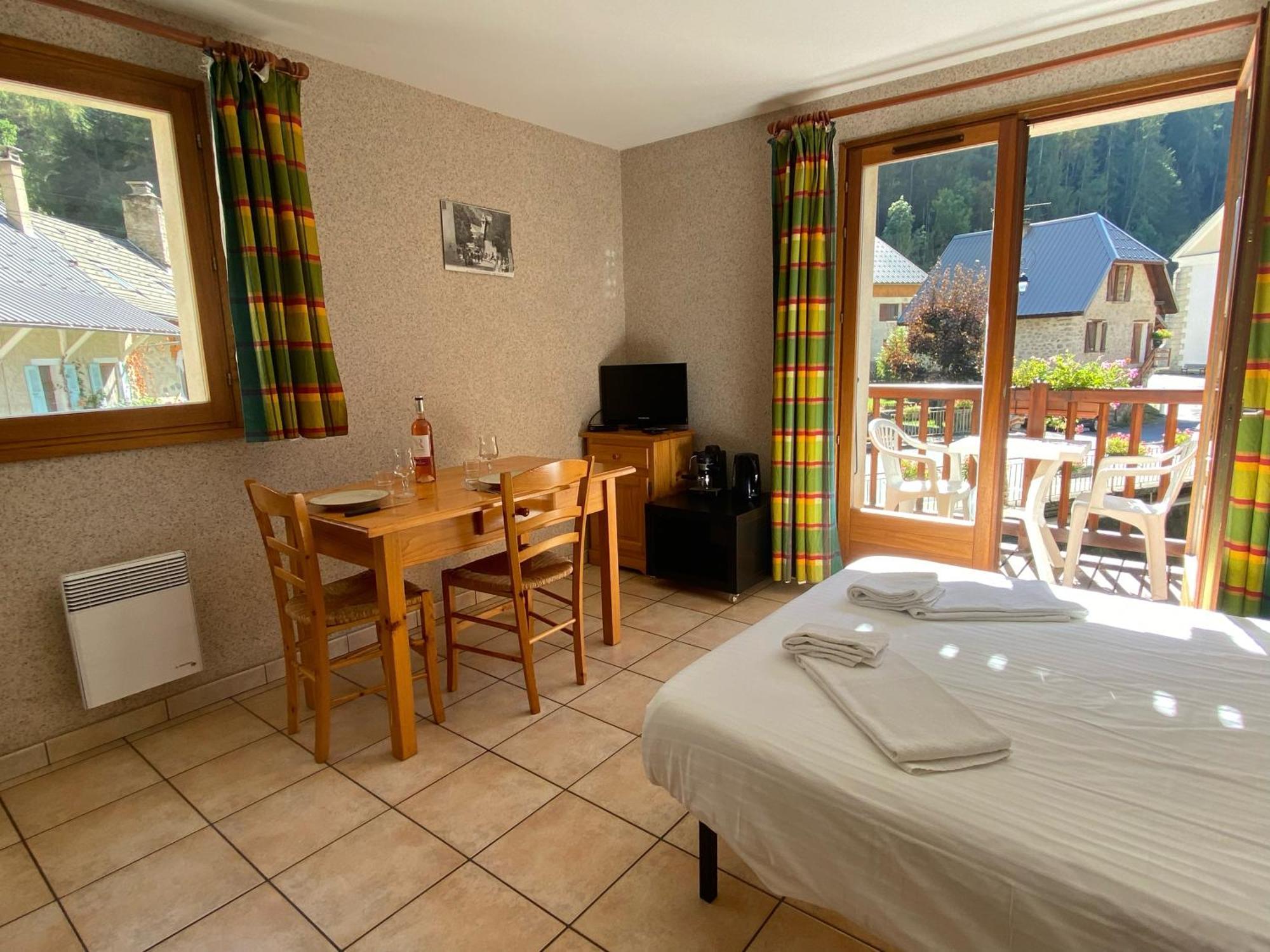 L'Edelweiss Apartman La Chapelle-en-Valgaudemar Kültér fotó